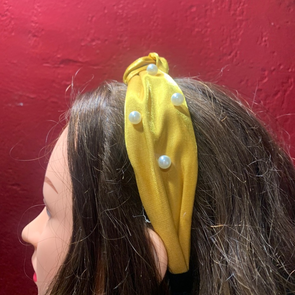 Headband with pearls